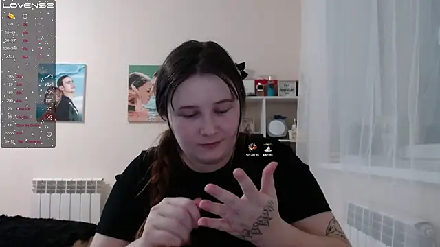 Snapshot of Light_Luna chatting on February 7, 2025, 12:17 pm Light Luna online show from February 7, 2025, 12:17 pm