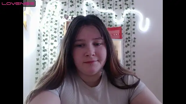 Snapshot of Light_Luna chatting on January 12, 2025, 3:28 am Light Luna online show from January 12, 2025, 3:28 am
