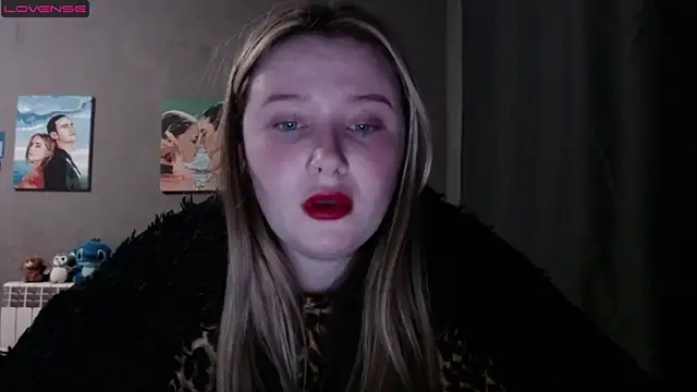 Snapshot of Light_Luna chatting on September 13, 2025, 2:17 pm Light Luna online show from September 13, 2025, 2:17 pm