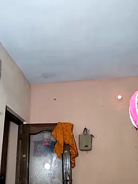 Luv Adite20 online show from November 14, 2025, 6:06 am