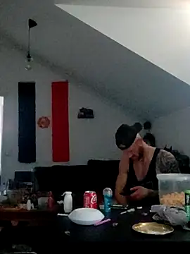 Snapshot of eltoulou chatting on February 19, 2025, 4:00 pm eltoulou online show from February 19, 2025, 4:00 pm