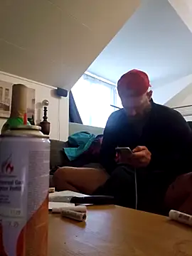 Snapshot of eltoulou chatting on February 21, 2026, 6:59 am eltoulou online show from February 21, 2026, 6:59 am