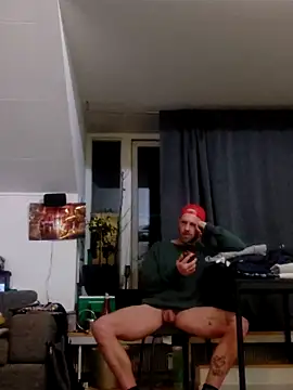 Snapshot of eltoulou chatting on February 17, 2025, 8:16 pm eltoulou online show from February 17, 2025, 8:16 pm