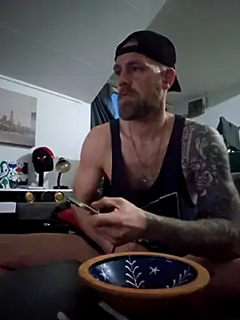 eltoulou online show from April 12, 2026, 3:54 am