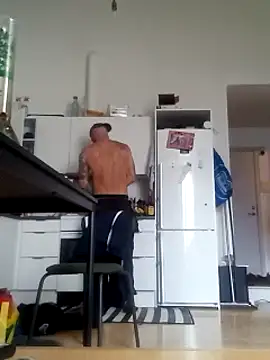 Snapshot of eltoulou chatting on March 4, 2025, 2:32 pm eltoulou online show from March 4, 2025, 2:32 pm