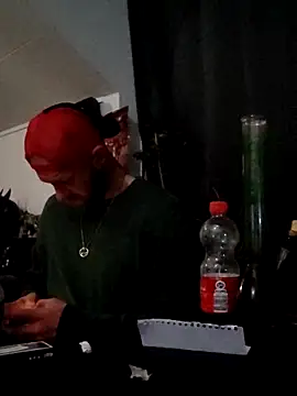 Snapshot of eltoulou chatting on February 18, 2025, 8:25 pm eltoulou online show from February 18, 2025, 8:25 pm