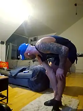 Snapshot of eltoulou chatting on January 9, 2026, 4:36 pm eltoulou online show from January 9, 2026, 4:36 pm