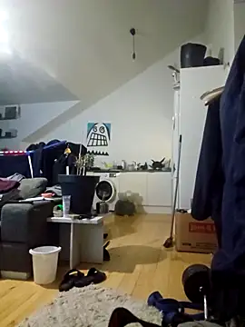 Snapshot of eltoulou chatting on February 2, 2026, 7:35 pm eltoulou online show from February 2, 2026, 7:35 pm