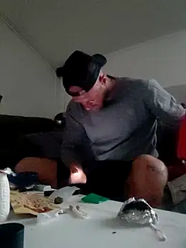 Snapshot of eltoulou chatting on March 18, 2025, 5:01 pm eltoulou online show from March 18, 2025, 5:01 pm