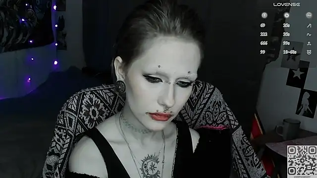 Snapshot of say_mary chatting on May 1, 2026, 12:37 am say mary online show from May 1, 2026, 12:37 am