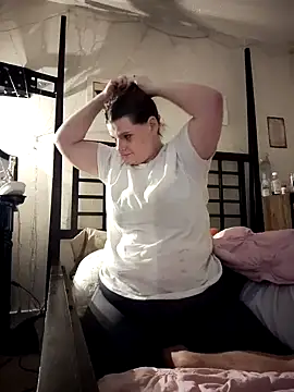 BeckiTooSweet online show from December 3, 2024, 7:27 am