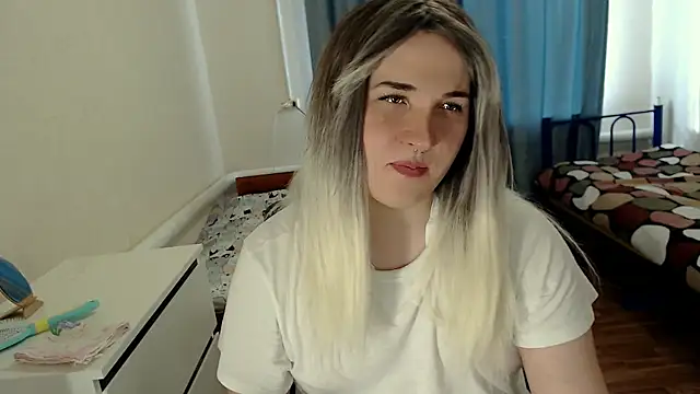 EvaMiron online show from May 18, 2026, 2:11 pm