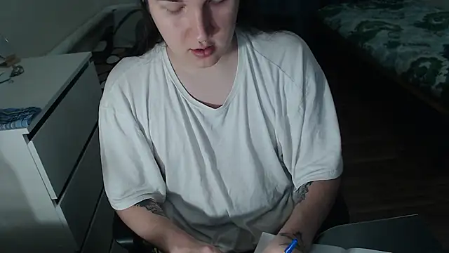 EvaMiron online show from November 22, 2025, 10:36 am