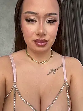 deliaroyal online show from December 4, 2025, 10:36 am