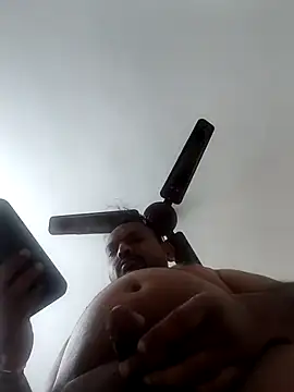 Snapshot of lovbombayduck11 chatting on February 6, 2026, 3:35 am lovbombayduck11 online show from February 6, 2026, 3:35 am