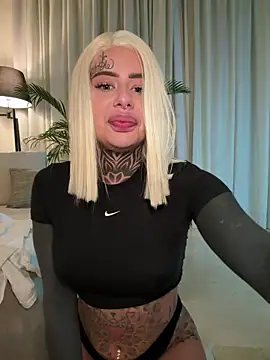 bambixboo online show from November 18, 2025, 9:51 pm