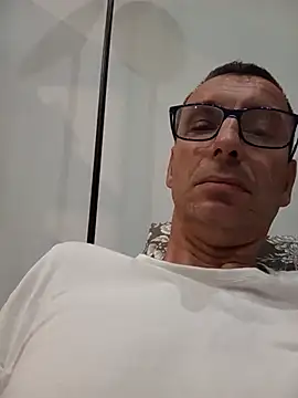 Snapshot of Anastasio33 chatting on July 27, 2026, 10:28 pm Anastasio33 online show from July 27, 2026, 10:28 pm