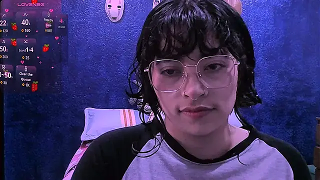 NinaYellow online show from March 9, 2026, 2:20 pm