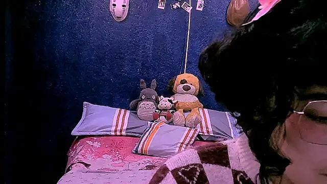 NinaYellow online show from March 17, 2026, 1:03 pm