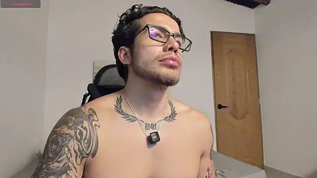 LucianSinclair online show from May 22, 2026, 1:25 am