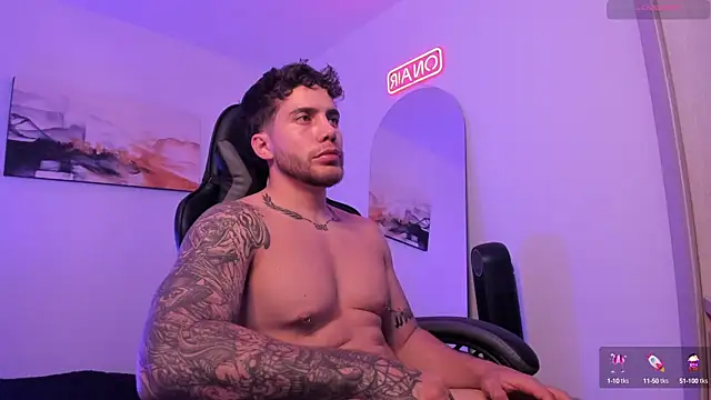 Snapshot of LucianSinclair chatting on December 7, 2024, 12:57 am LucianSinclair online show from December 7, 2024, 12:57 am