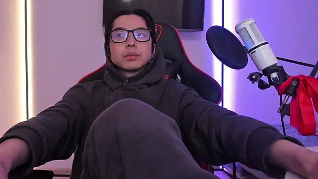 wexlee7 online show from October 18, 2025, 2:13 am