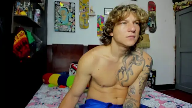 Tom Krakow online show from November 25, 2025, 2:06 pm