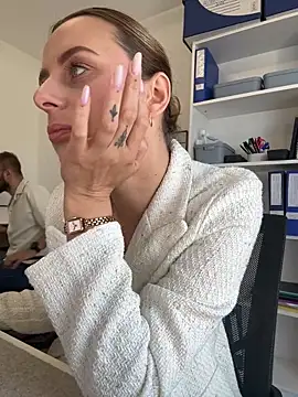 Hii Lolla online show from April 28, 2026, 9:14 am