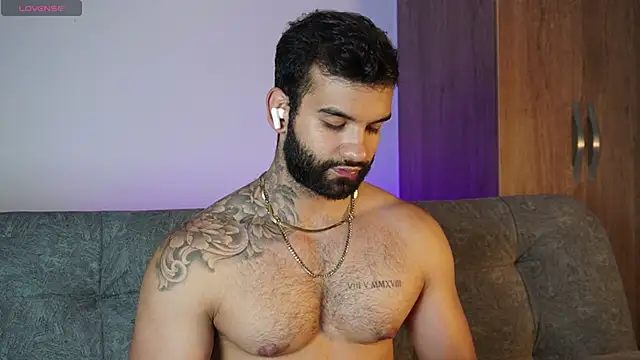 MarkHazze online show from November 3, 2025, 11:08 pm