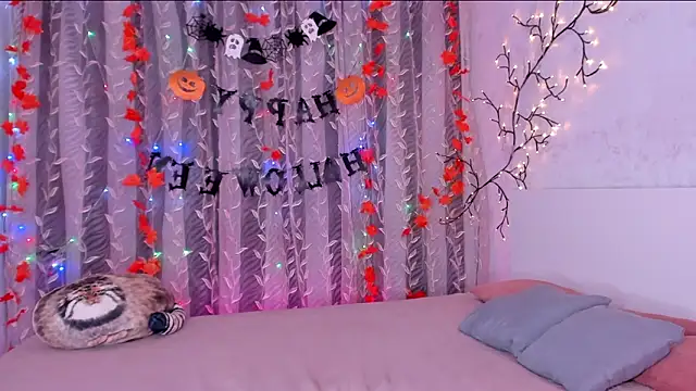 Snapshot of space_cowgirl chatting on November 3, 2025, 11:19 pm space cowgirl online show from November 3, 2025, 11:19 pm