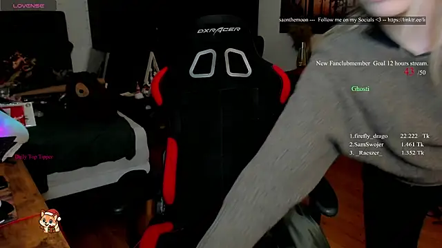 Lisaonthemoon online show from December 18, 2025, 6:56 pm