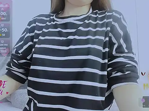 Linh diudang online show from November 28, 2025, 2:34 am