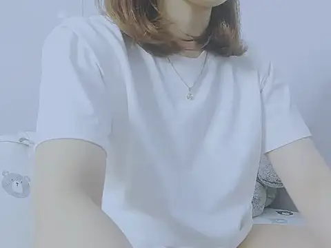 Linh diudang online show from September 18, 2025, 2:03 am