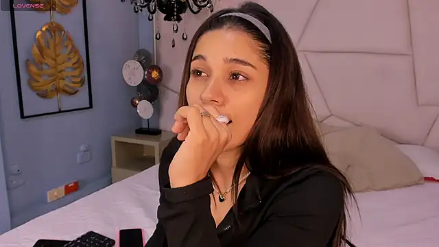 bellaa becca online show from November 21, 2025, 6:40 pm