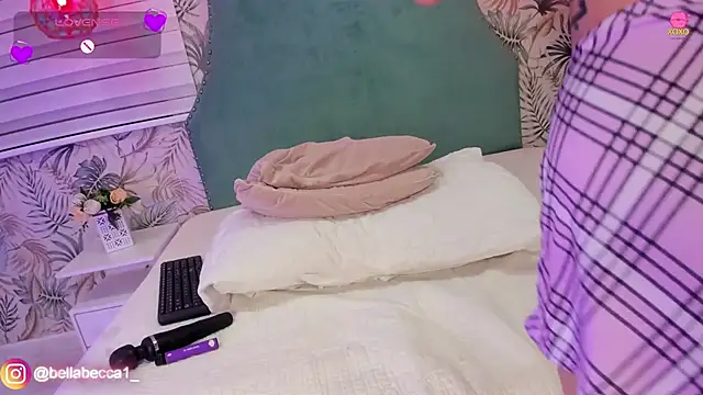 Snapshot of bellaa_becca chatting on January 30, 2025, 10:30 pm bellaa becca online show from January 30, 2025, 10:30 pm