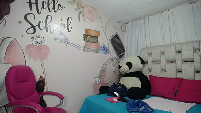 KEYRA-MILLER- online show from November 13, 2025, 2:04 am