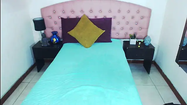 andrea safeira doll online show from January 9, 2026, 10:28 pm