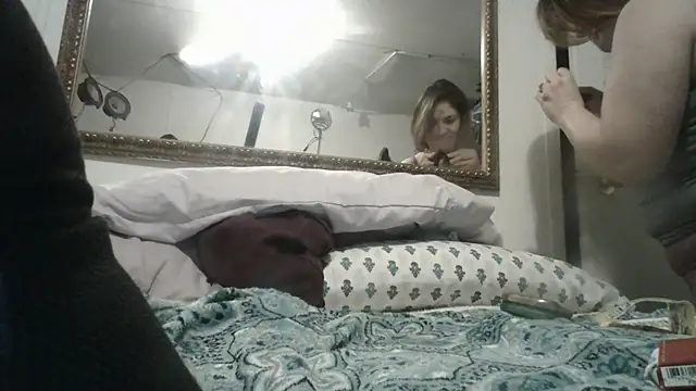 Snapshot of johnloonng chatting on December 30, 2024, 1:03 pm johnloonng online show from December 30, 2024, 1:03 pm