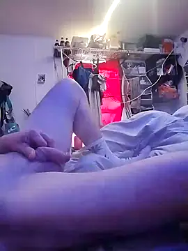 Snapshot of johnloonng chatting on February 20, 2025, 6:35 pm johnloonng online show from February 20, 2025, 6:35 pm