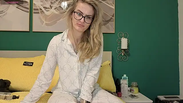 hotjessyca online show from January 14, 2026, 5:44 am