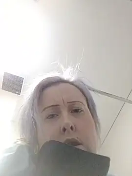 mollymay69 online show from November 12, 2025, 7:56 am