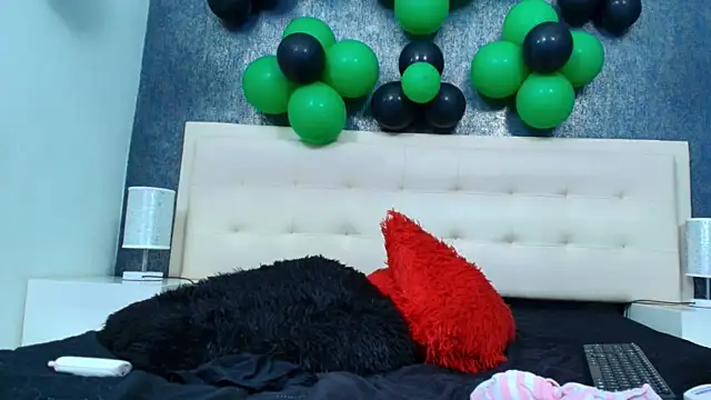 Cloeandtyfanny online show from March 20, 2026, 8:32 pm