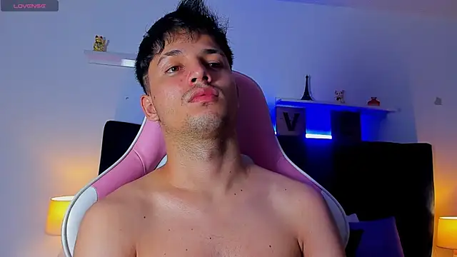 Issac james  online show from October 14, 2025, 4:02 am