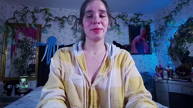 Elizabeth77  online show from March 18, 2025, 7:33 pm