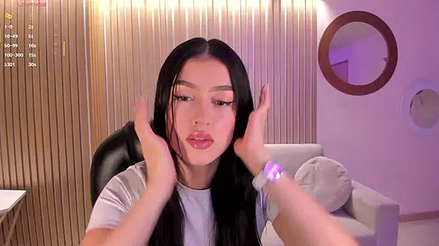 PaulinaSantos  online show from October 12, 2025, 6:20 pm