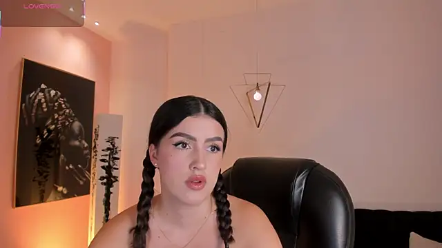 Snapshot of PaulinaSantos_ chatting on July 10, 2026, 7:47 pm PaulinaSantos online show from July 10, 2026, 7:47 pm