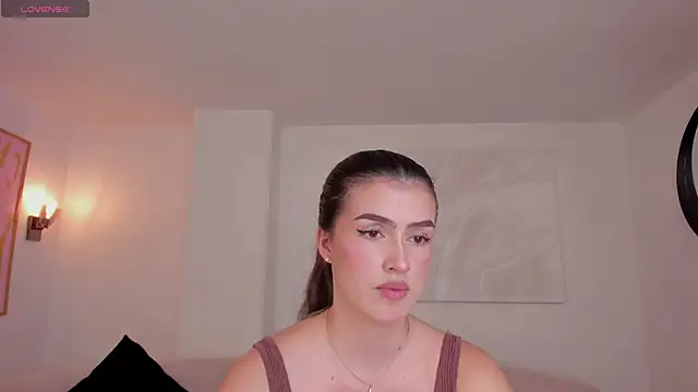 PaulinaSantos  online show from December 16, 2025, 7:18 pm