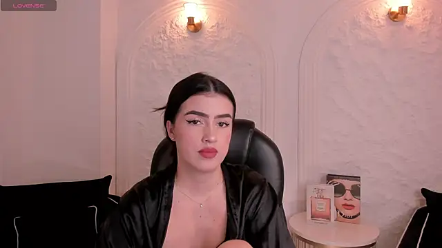 Snapshot of PaulinaSantos_ chatting on July 18, 2026, 8:39 pm PaulinaSantos online show from July 18, 2026, 8:39 pm