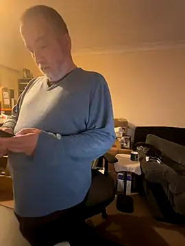 Snapshot of LondonTeffy chatting on November 4, 2025, 10:24 pm LondonTeffy online show from November 4, 2025, 10:24 pm