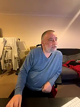 Snapshot of LondonTeffy chatting on November 3, 2025, 9:40 pm LondonTeffy online show from November 3, 2025, 9:40 pm